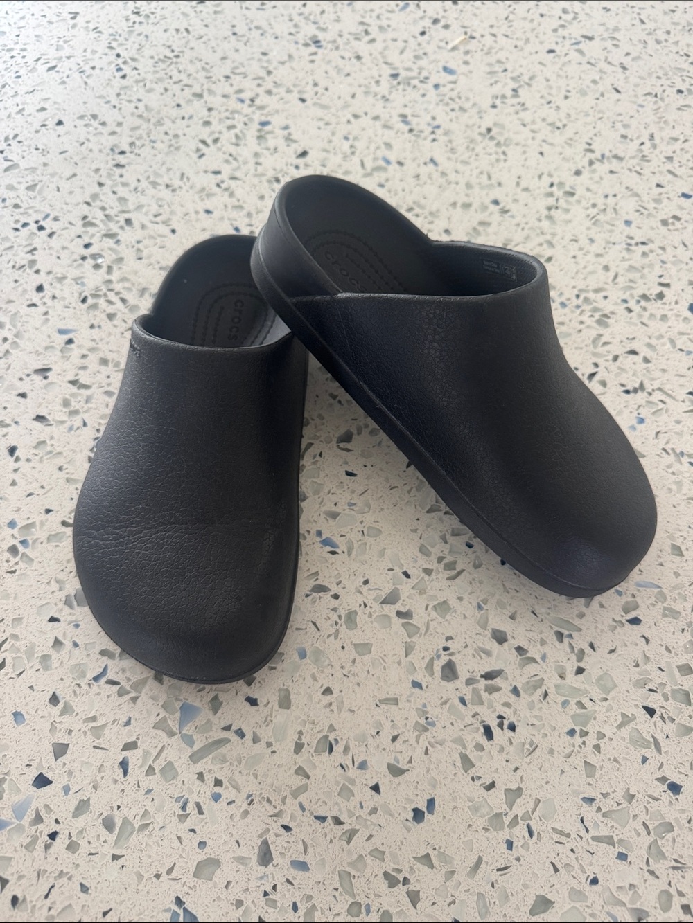 CROCS Black Slip-On Clogs. Sz 6